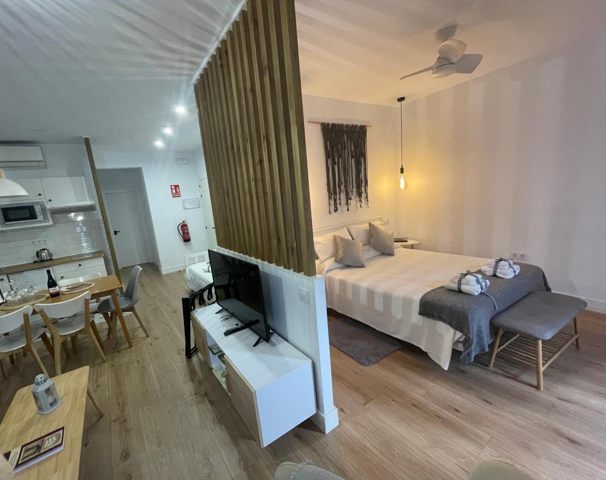 Appartamento Torre De Ambroz Plasencia Esterno foto